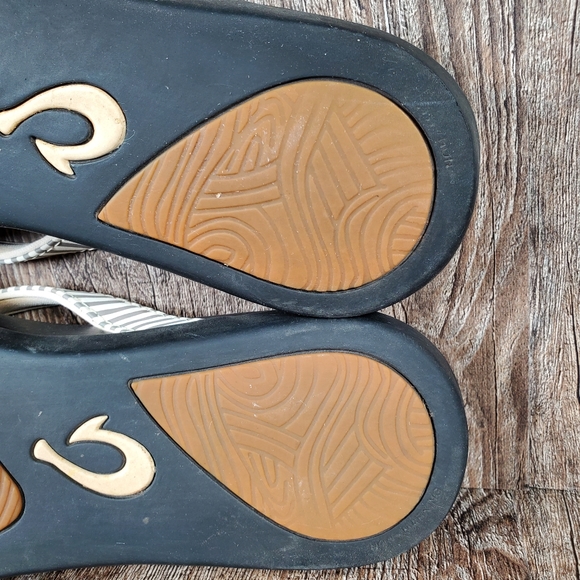 OluKai Ho’Opio Women's Size 11 Bone Stripe Gray Black Flip Flops Sandals - Picture 9 of 12